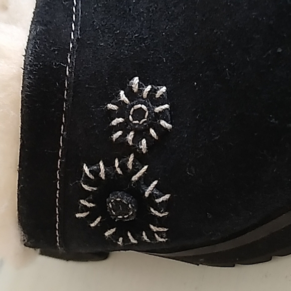 UGG Black  Sheepskin Lined Clogs Girls Youth 5237 - Picture 15 of 16